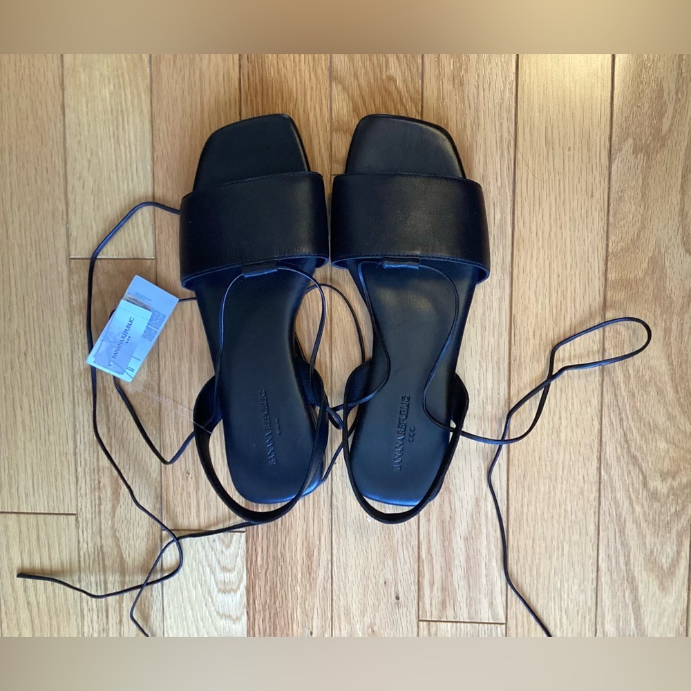 Banana Republic, Leather Sandals, Black, wraparound ties, size 6, fit bigger - Picture 7 of 10